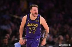  费城76人抢七大战大胜拜仁慕尼黑，东契奇砍下18记关键球，全场沸腾